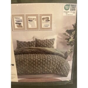 Urban Studio Twin/Twin XL White Puffy Comforter Set NEW